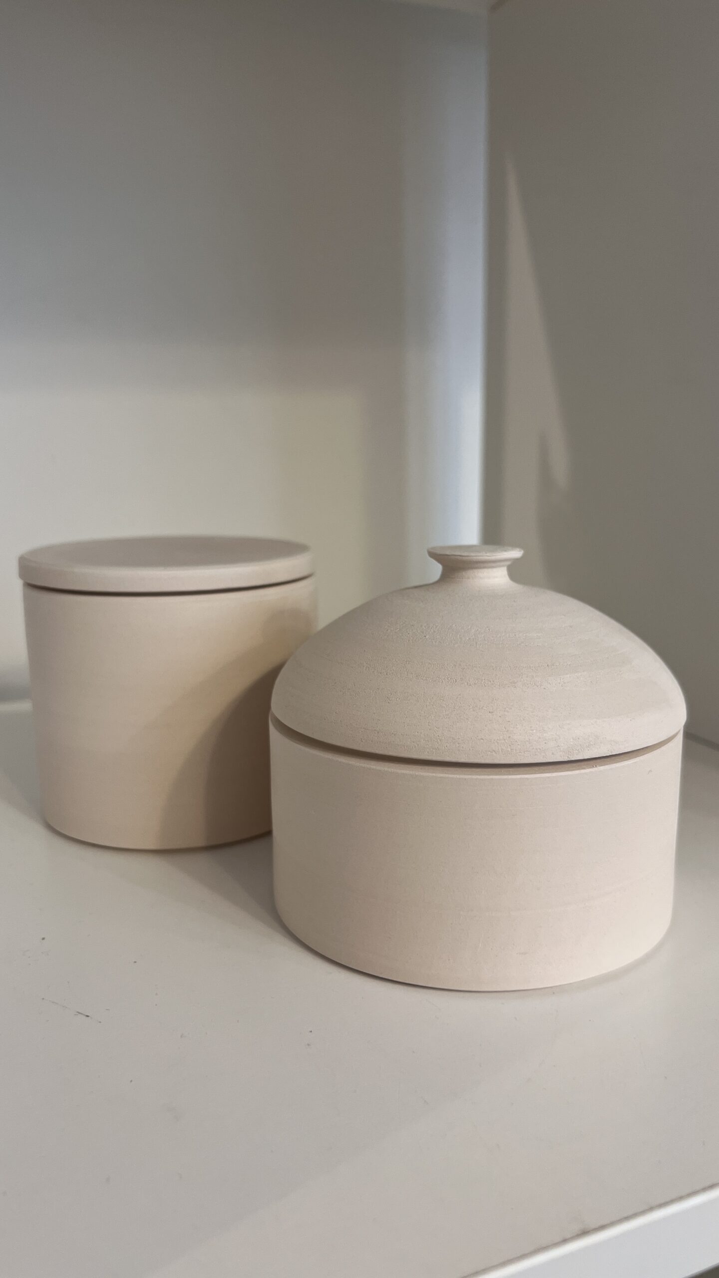 Dosen mit Deckel aus Steinzeug Ton im Töpfertempel Stuttgart